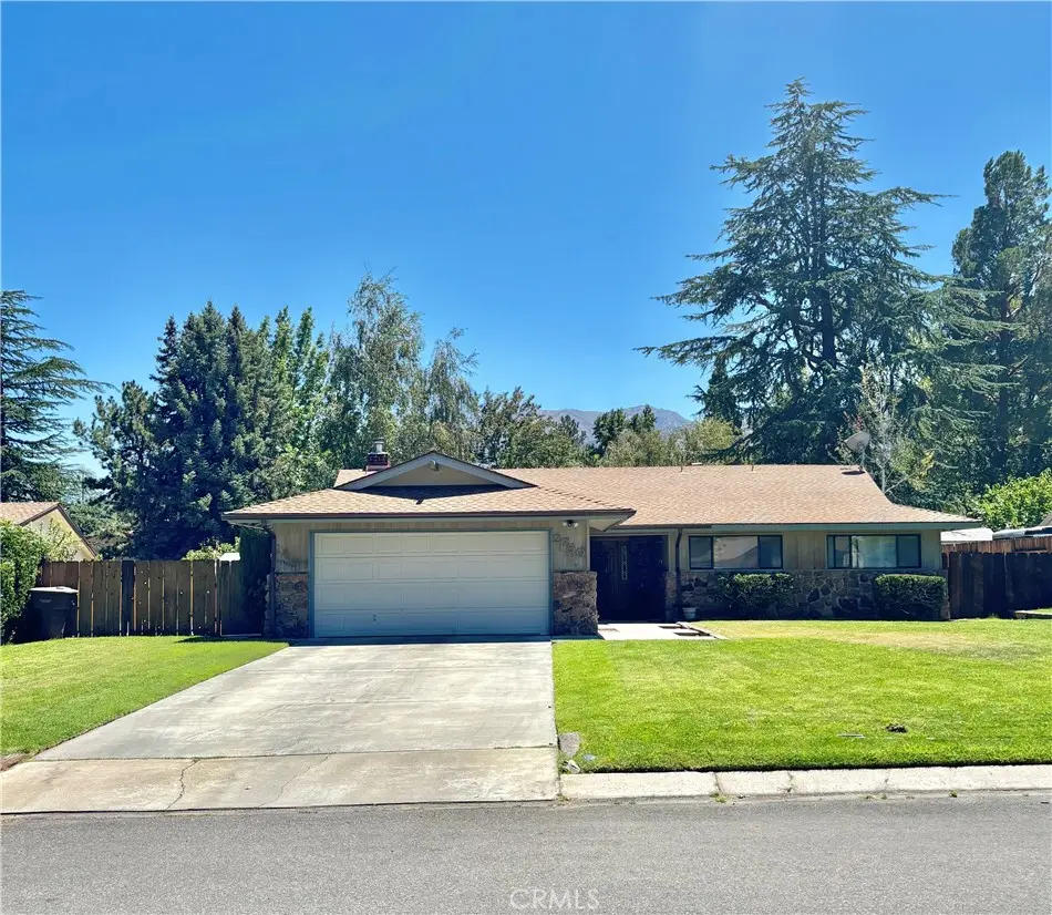 Single Family Residence for sale at 2750 Sierra Vista Way, Bishop, CA featuring 4 beds and 2 baths