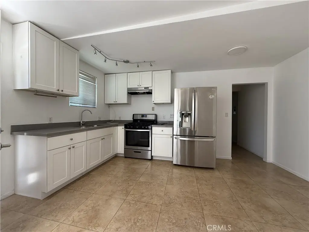 7320 Lindley, Reseda, CA — listing photo 1