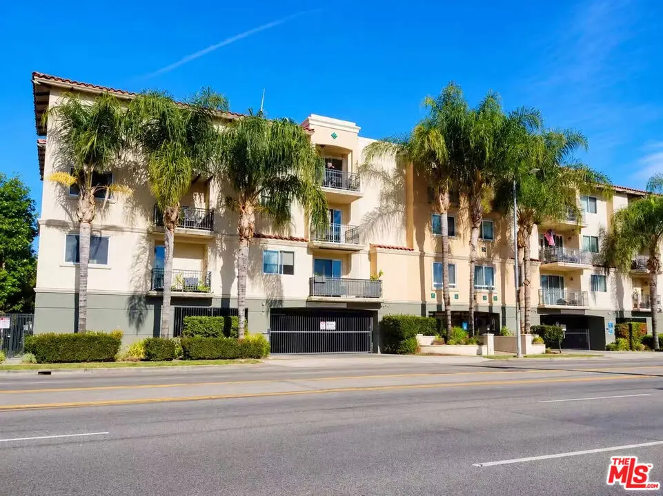 13941 Sherman Way 205, Van Nuys, CA — listing photo 1