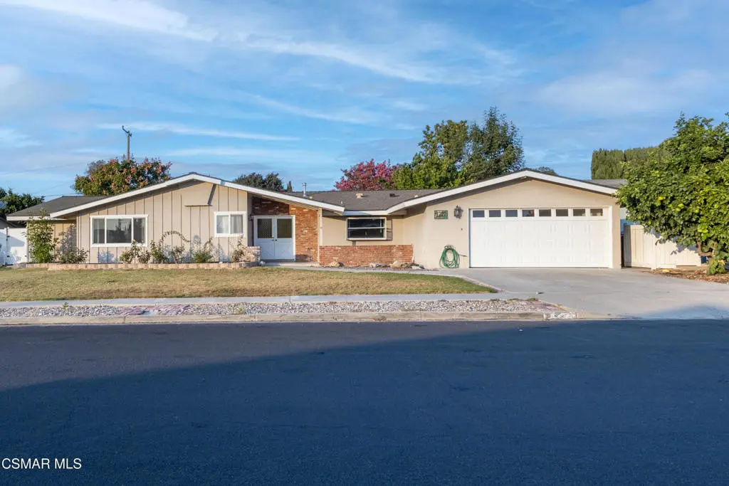 Single Family Residence for rent at 1217 Coventry Drive, Thousand Oaks, CA featuring 5 beds and 2 baths
