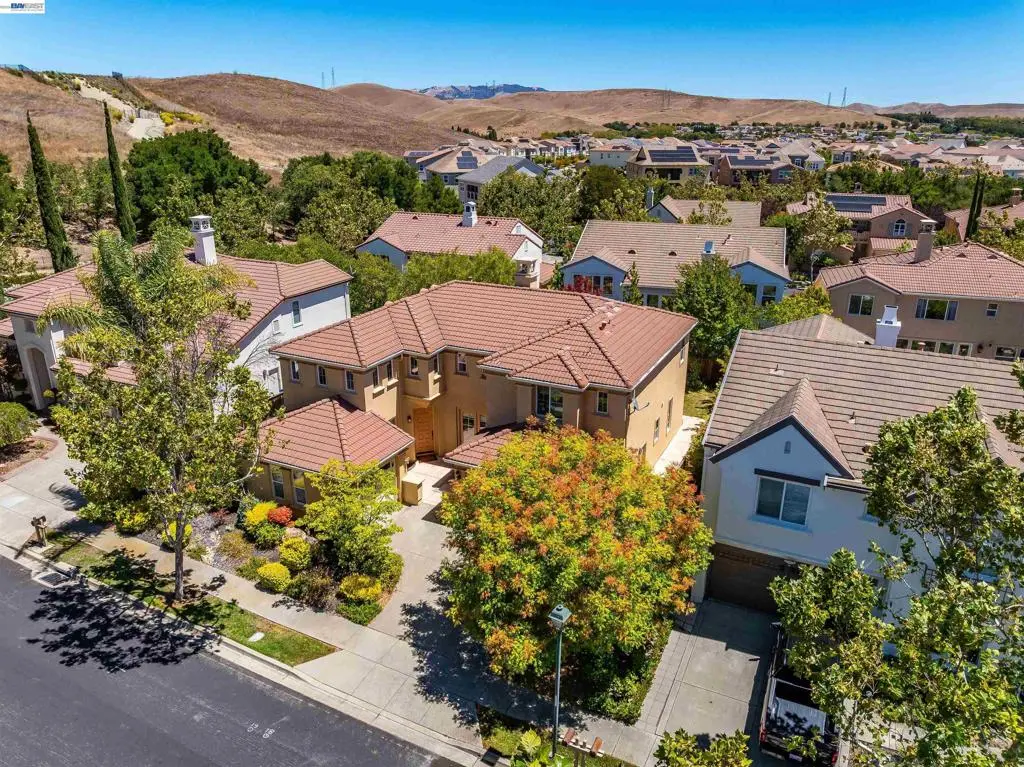 Single Family Residence for sale at 5811 Cattleya Dr, San Ramon, CA featuring 4 beds and 3 baths