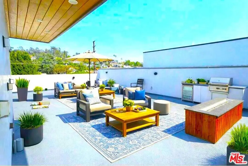 Single Family Residence for rent at 6847 N Figueroa Street, Los Angeles, CA featuring 3 beds and 4 baths