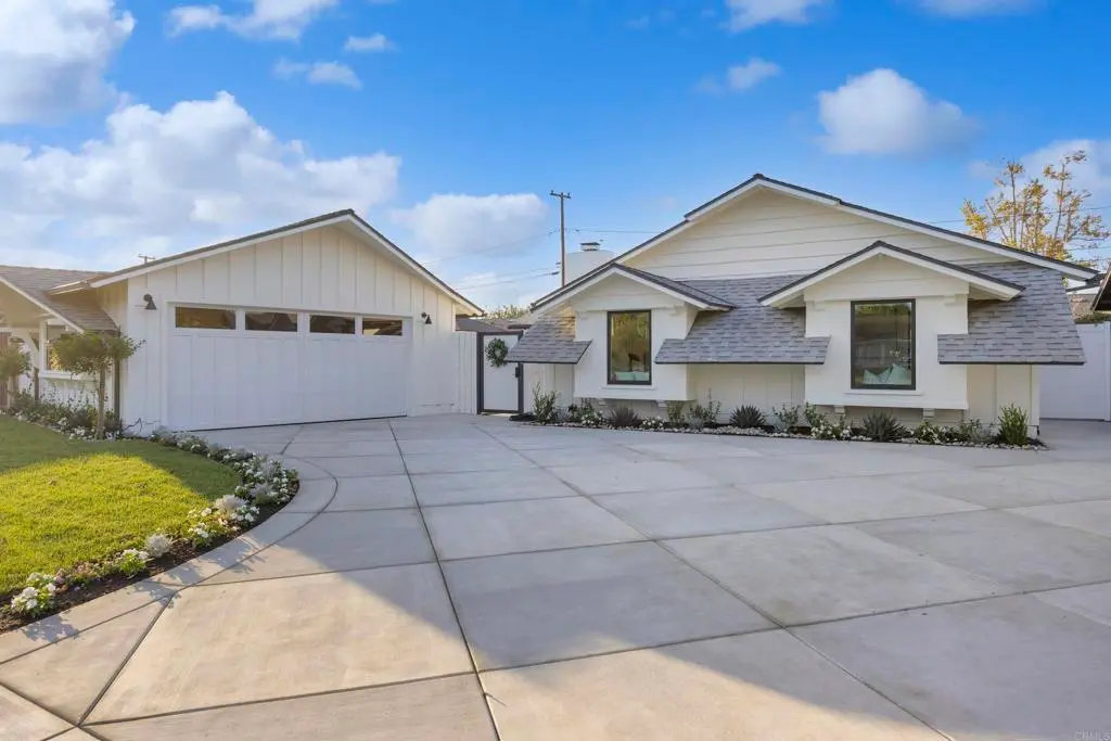 3221 Kempton Drive, Los Alamitos, CA — listing photo 1