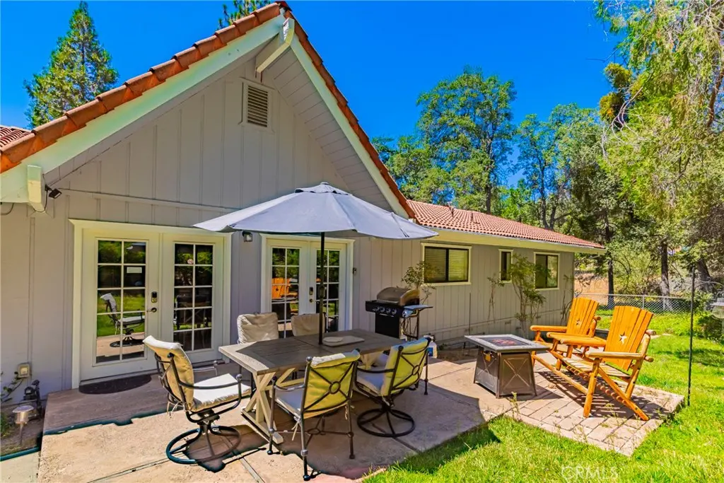 42395 Maples Lane, Oakhurst, CA — listing photo 1