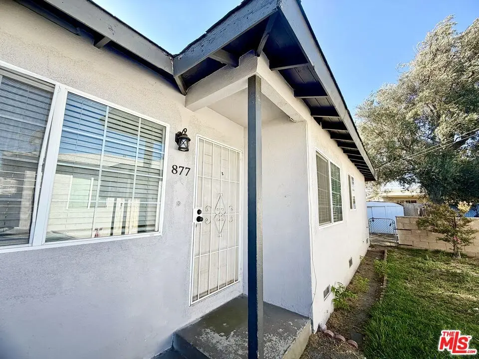 Residential Lease for rent at 877 W Wilson Street, Pomona, Los Angeles County, CA featuring 2 beds and 1 bath