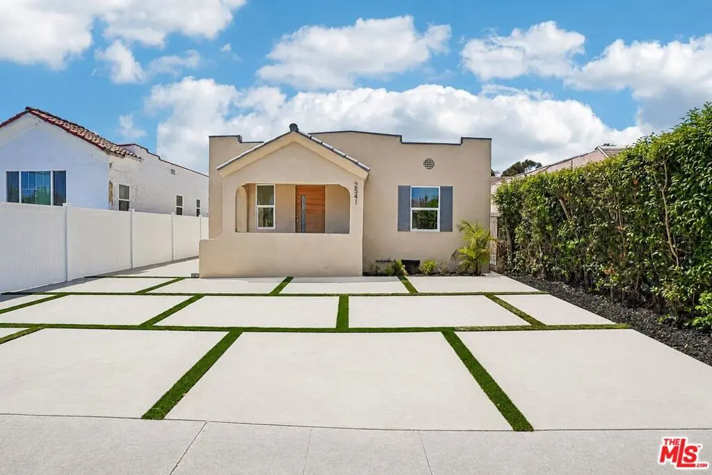 Single Family Residence for sale at 2541 Carmona Avenue, Los Angeles, CA featuring 6 beds and 4 baths