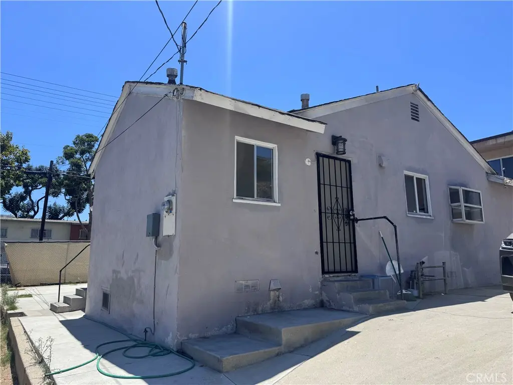 Duplex for sale at 204 W Santa Cruz, Los Angeles, CA