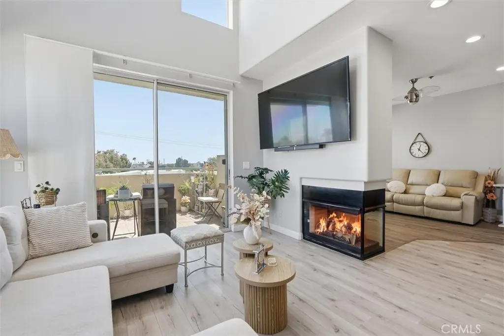 Condominium for sale at 10790 Rose Avenue 304, Los Angeles, CA featuring 2 beds and 3 baths