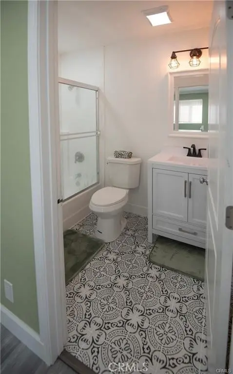 10900 Blix 5, North Hollywood, CA — listing photo 1