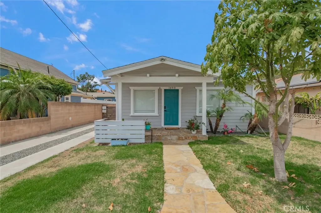Duplex for rent at 1893 Saint Louis, Signal Hill, CA featuring 2 beds and 1 bath