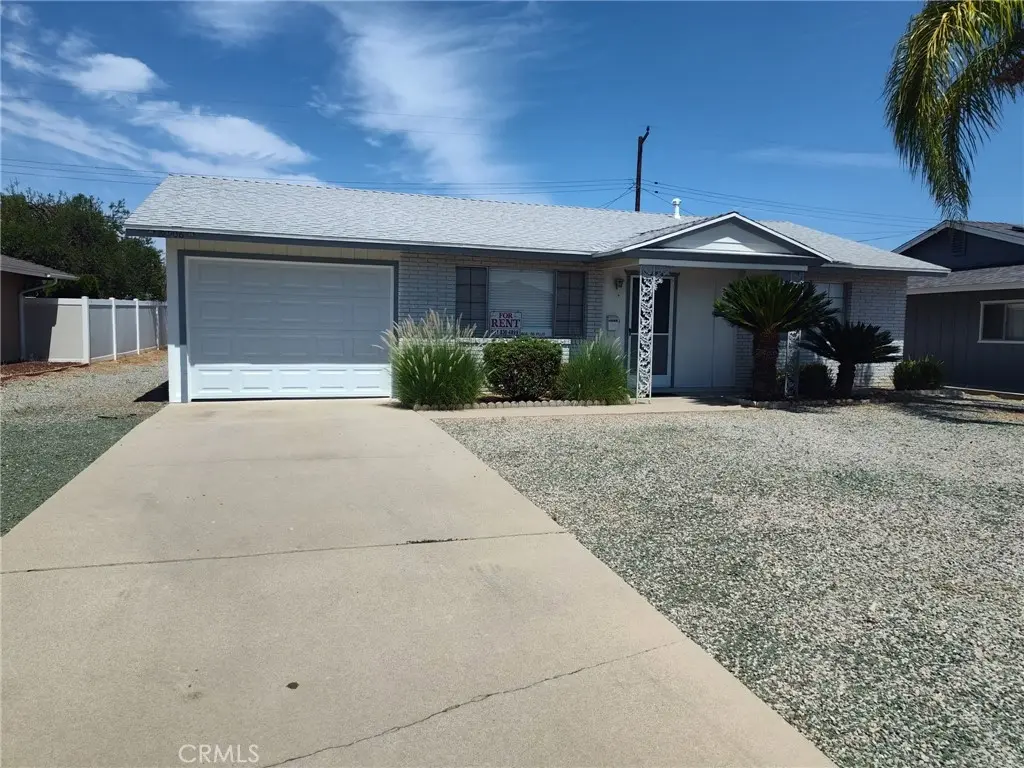 Single Family Residence for rent at 28906 W Worcester, Menifee, CA featuring 2 beds and 1 bath