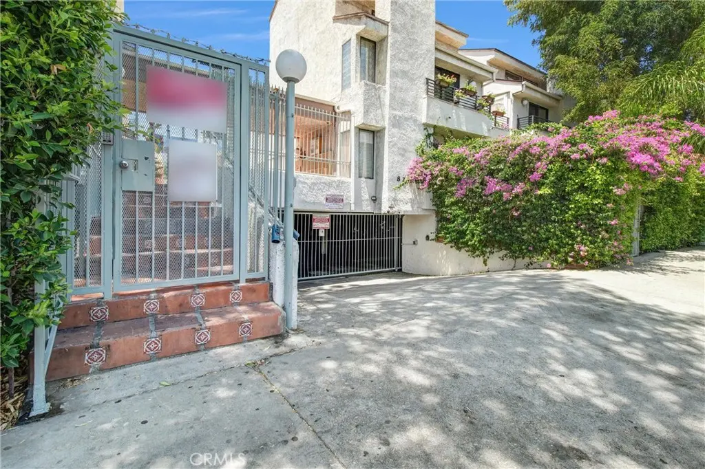 8221 Langdon Avenue 207, Van Nuys, CA — listing photo 1