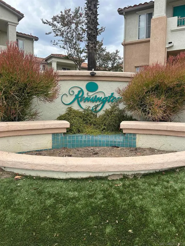 Single Family Residence for rent at 11422 Via Rancho San Diego 86, El Cajon, CA featuring 3 beds and 2 baths