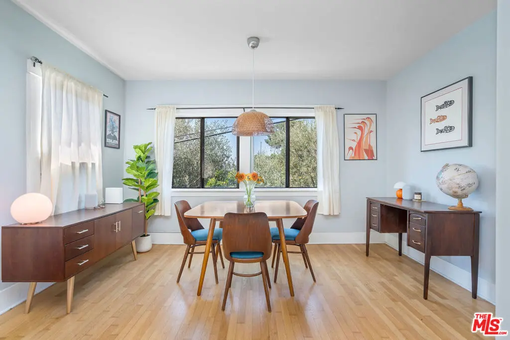 Single Family Residence for sale at 2306 Loma Vista Place, Los Angeles, CA featuring 3 beds and 1 bath