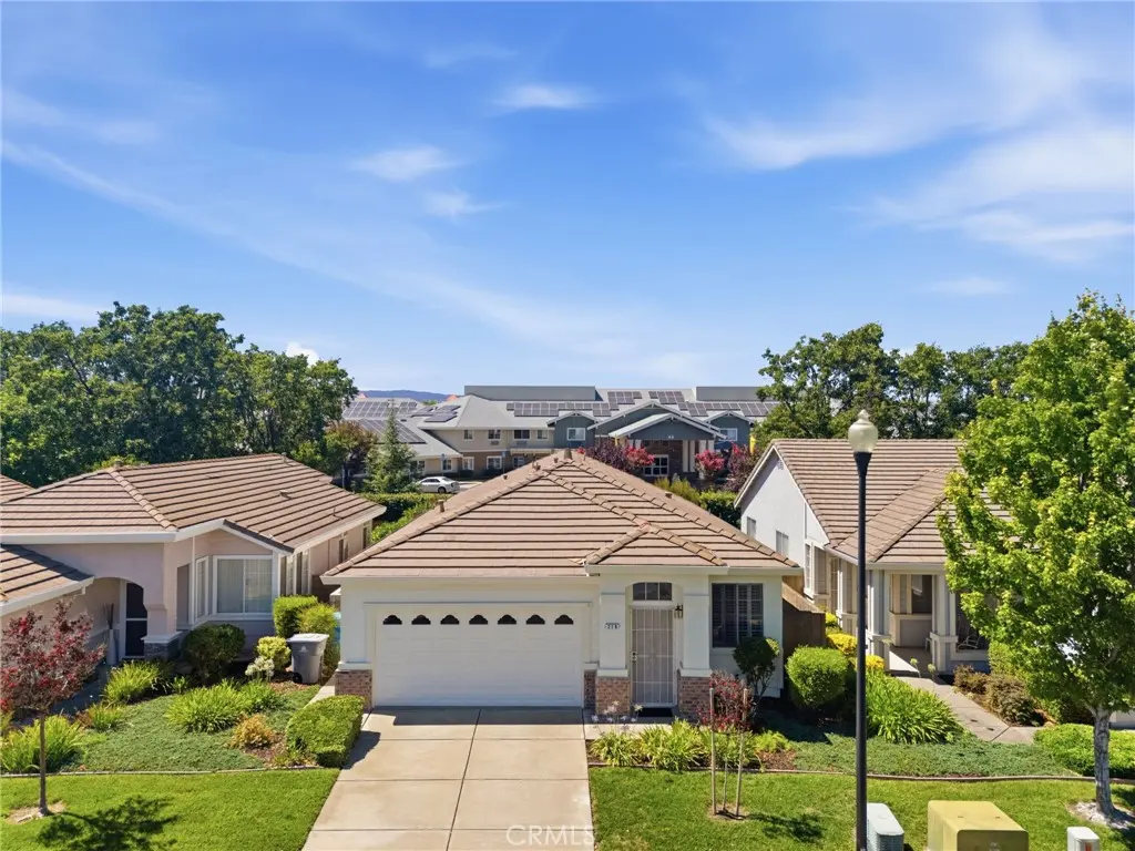 218 Bartlett Lane, Vacaville, CA — listing photo 1