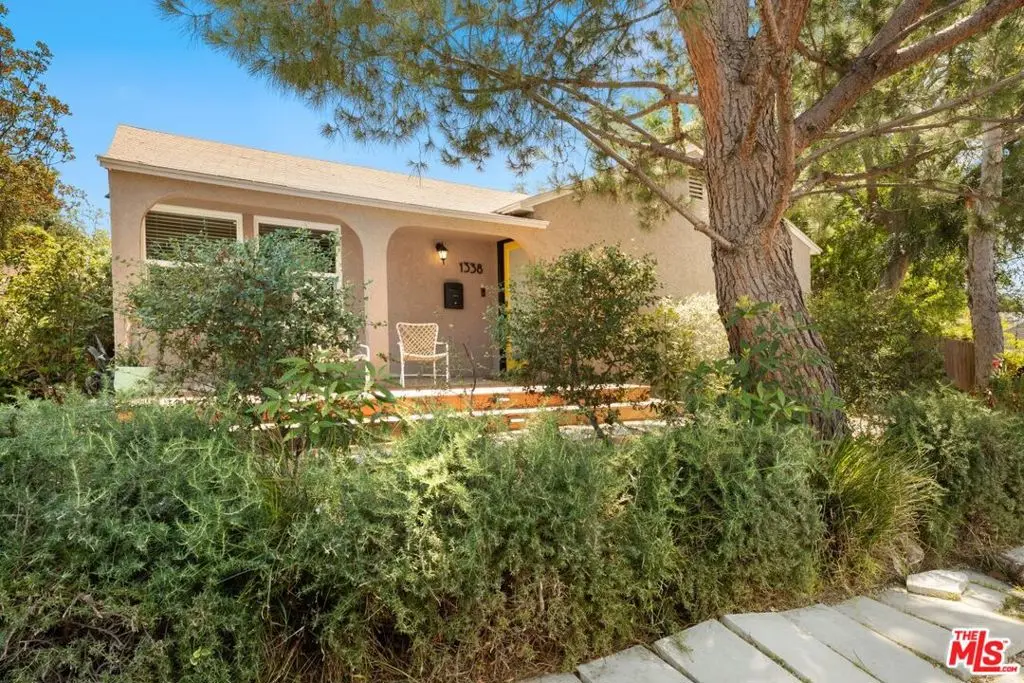 Residential Lease for rent at 1338 Montecito Circle, Los Angeles, Los Angeles County, CA featuring 2 beds and 1 bath