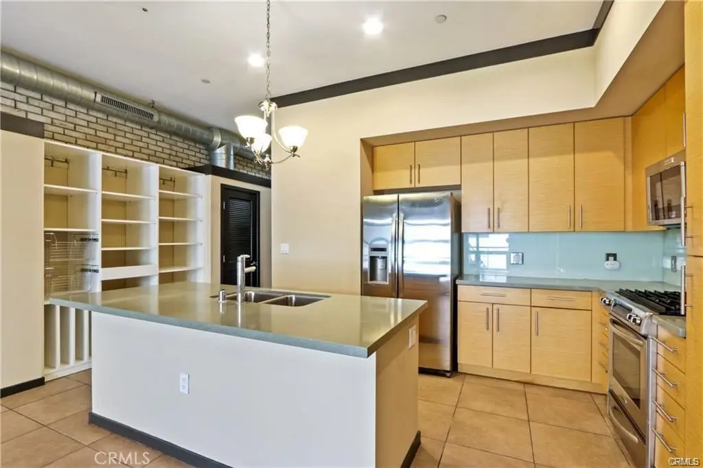 Condominium for sale at 133 The Promenade N 311, Long Beach, CA featuring 1 bed and 1 bath