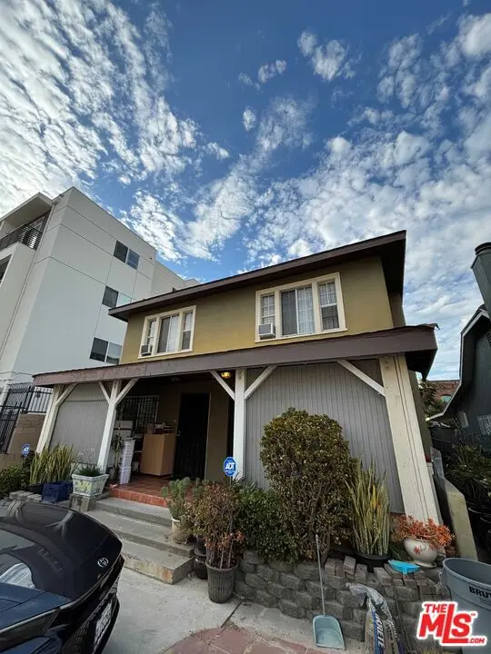 Single Family Residence for rent at 3055 W 12th Place, Los Angeles, CA featuring 3 beds and 2 baths