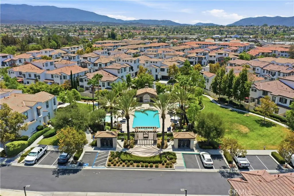 Condominium for sale at 31827 Calle Brio, Temecula, CA featuring 3 beds and 3 baths