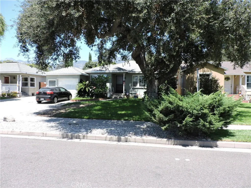 Duplex for sale at 821 Oakdale, Monrovia, CA