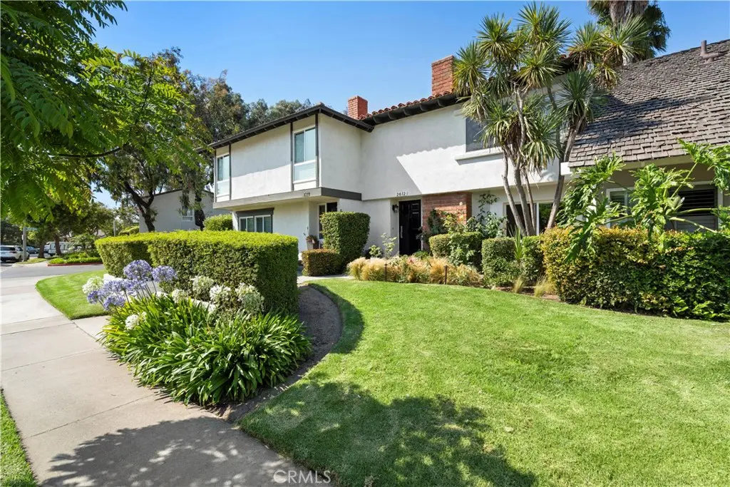Residential Lease for rent at 2612 Vista Del Oro, Newport Beach, Orange County, CA featuring 3 beds and 3 baths