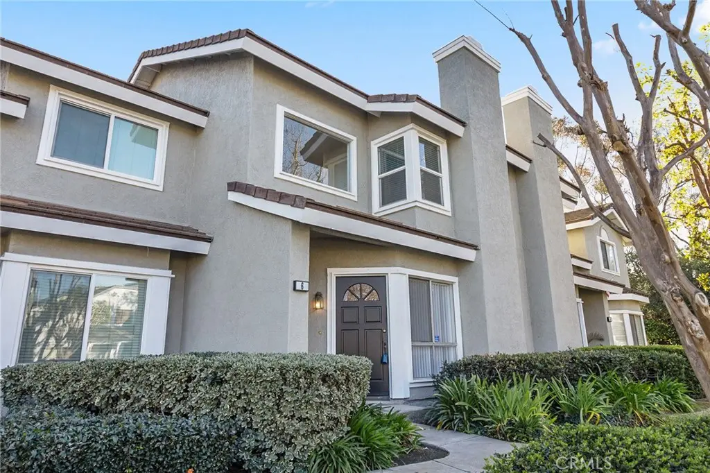 Residential Lease for rent at 6 Greenmoor, Irvine, Orange County, CA featuring 3 beds and 3 baths