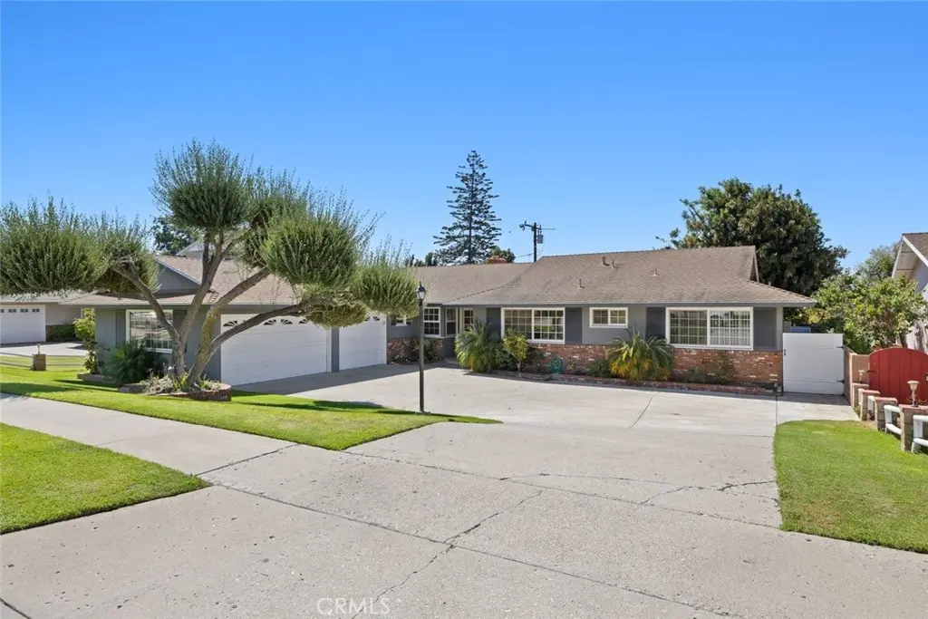 Residential Lease for rent at 48 Mansfield Lane, Camarillo, Ventura County, CA featuring 4 beds and 3 baths