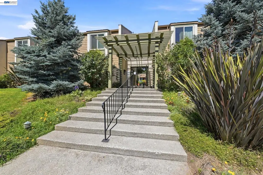 Condominium for sale at 3419 Pennsylvania Cmn, Fremont, CA featuring 2 beds and 2 baths