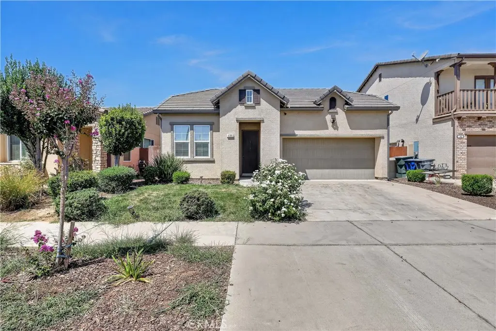 4395 Strathmore, Merced, CA — listing photo 1
