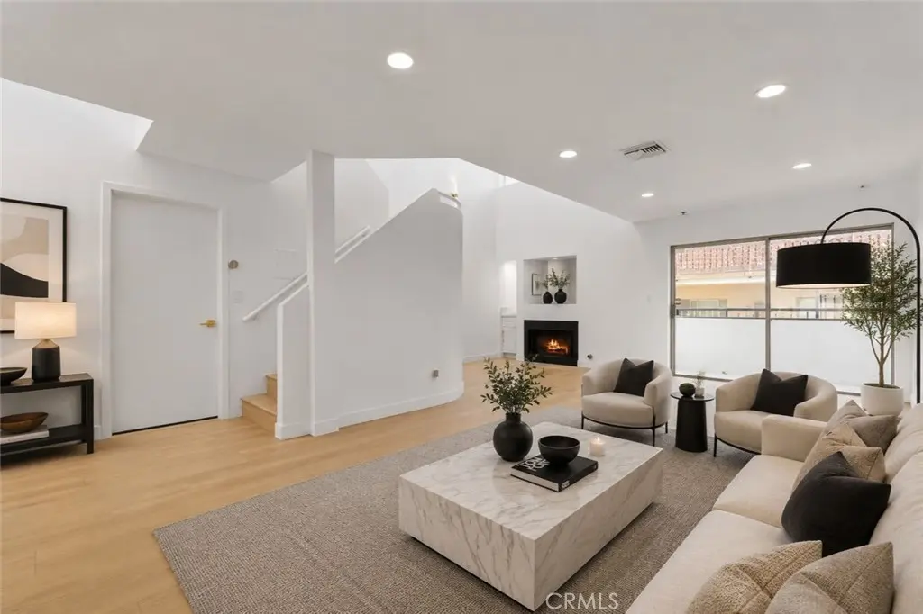 6036 Hazelhurst #C, North Hollywood, CA — listing photo 1