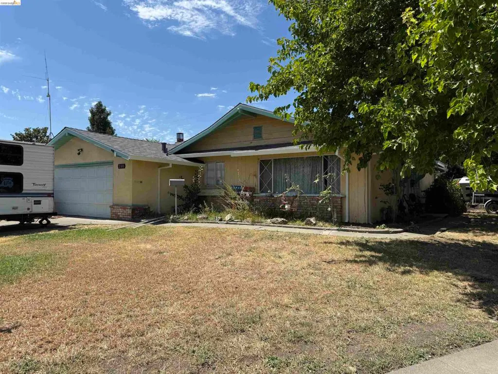290 Plum St, Vacaville, CA — listing photo 1