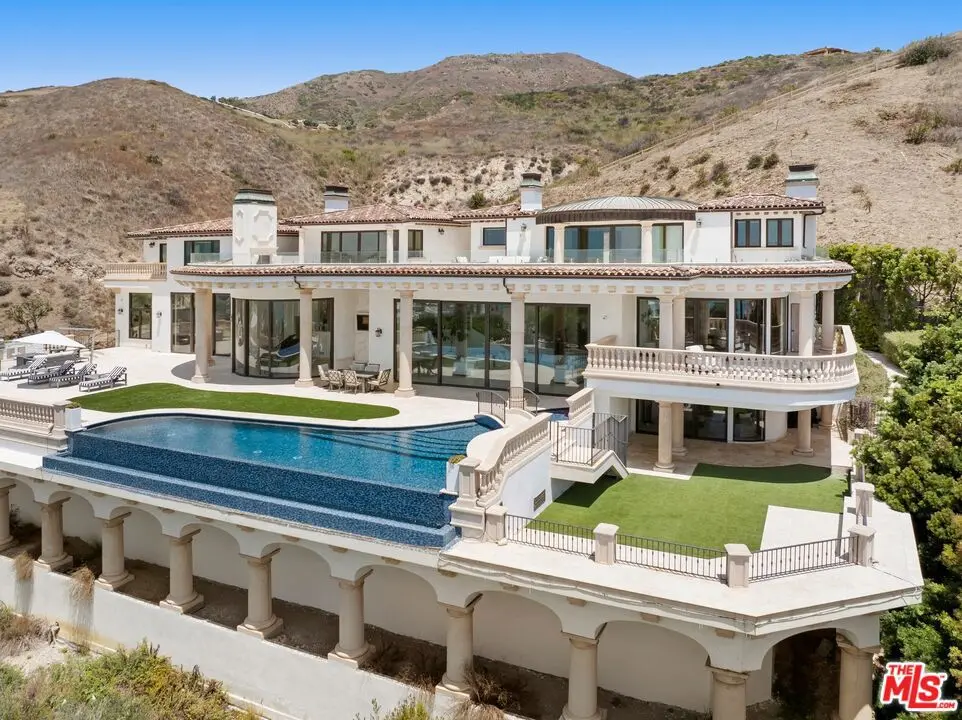 Residential Lease for rent at 22435 Pacific Coast Highway, Malibu, Los Angeles County, CA featuring 5 beds and 8 baths