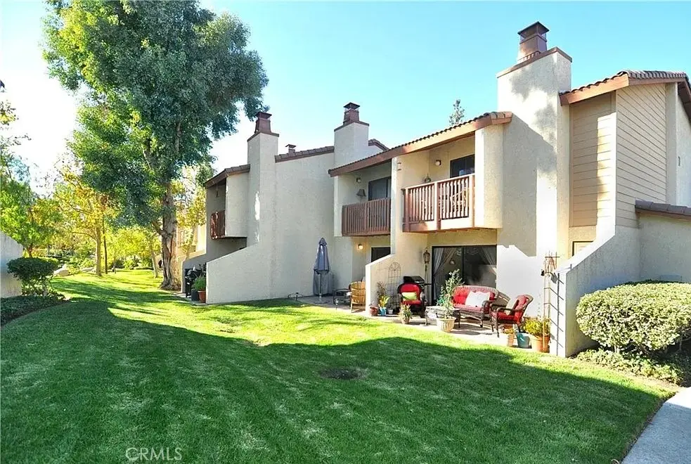 21555 Burbank 74, Woodland Hills, CA — listing photo 1