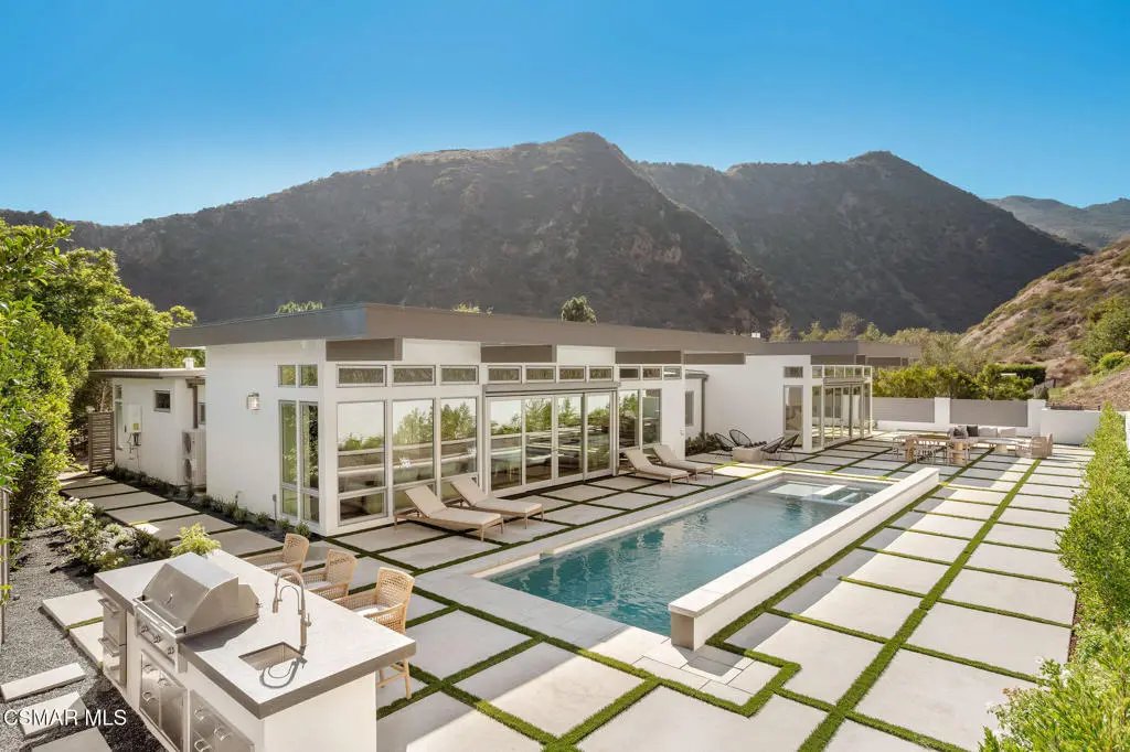 5924 Paseo Canyon Drive, Malibu, CA — listing photo 1