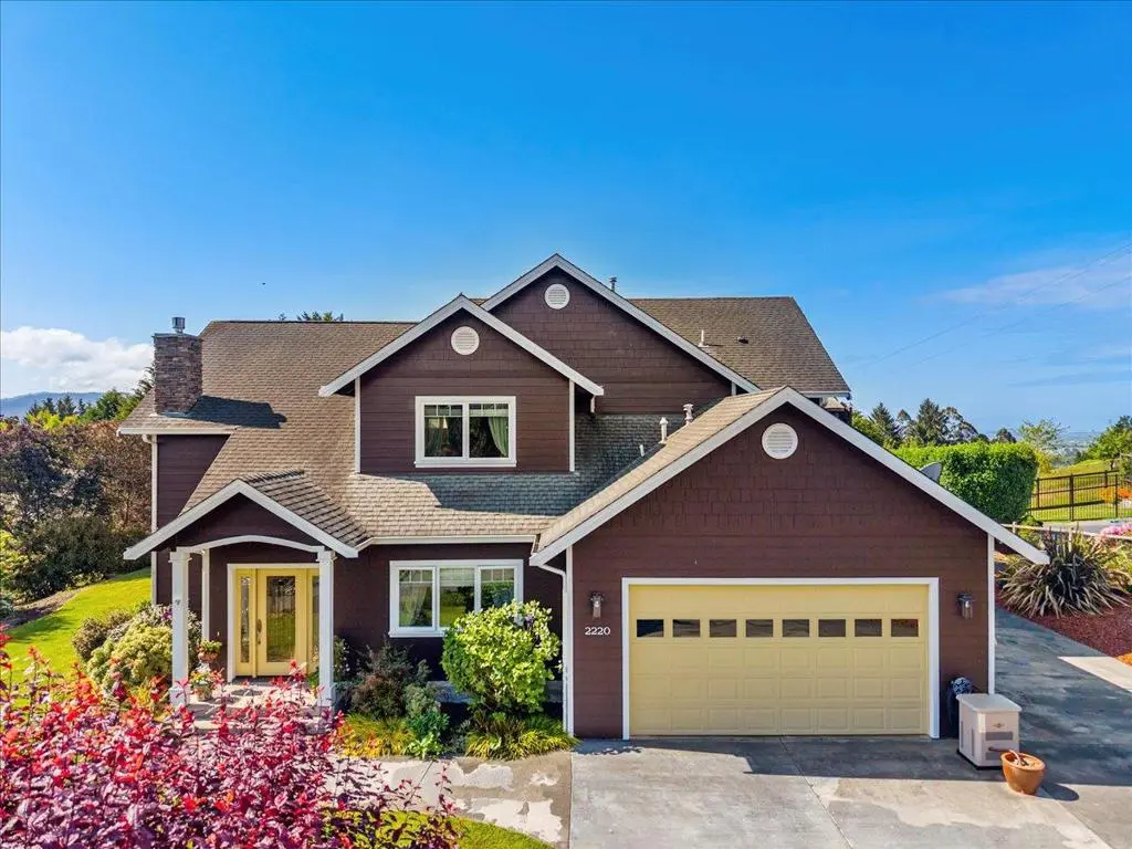 2220 Hewitt Road, McKinleyville, CA — listing photo 1