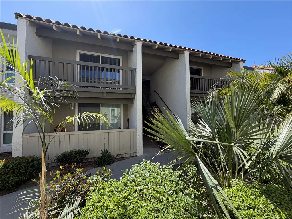 Quadruplex for sale at 17230 San Mateo 20, Fountain Valley, CA