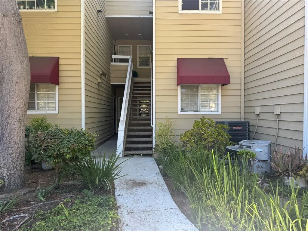 Residential Lease for rent at 3690 S Bear J, Santa Ana, Orange County, CA featuring 2 beds and 2 baths