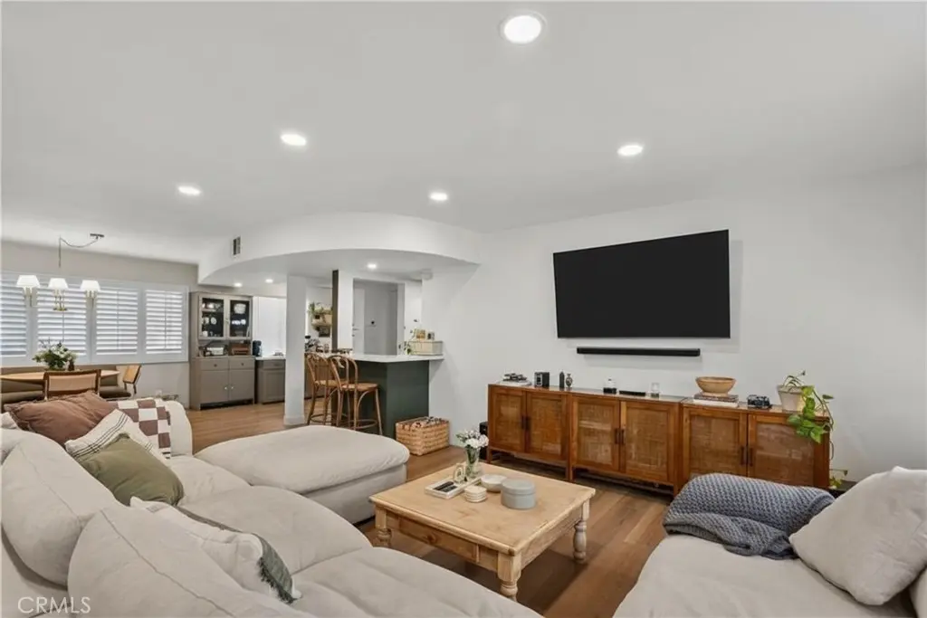 4445 Cartwright Avenue 212, Toluca Lake, CA — listing photo 1