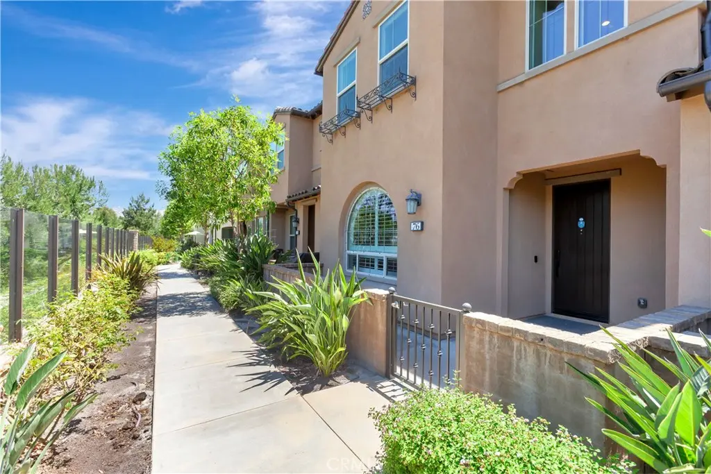 Townhouse for sale at 76 Finch, Lake Forest, CA featuring 3 beds and 3 baths