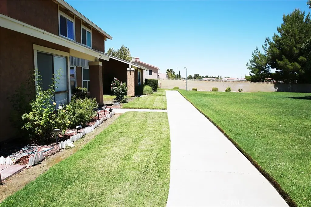 Condominium for sale at 2829 W Avenue J4, Lancaster, CA featuring 2 beds and 2 baths