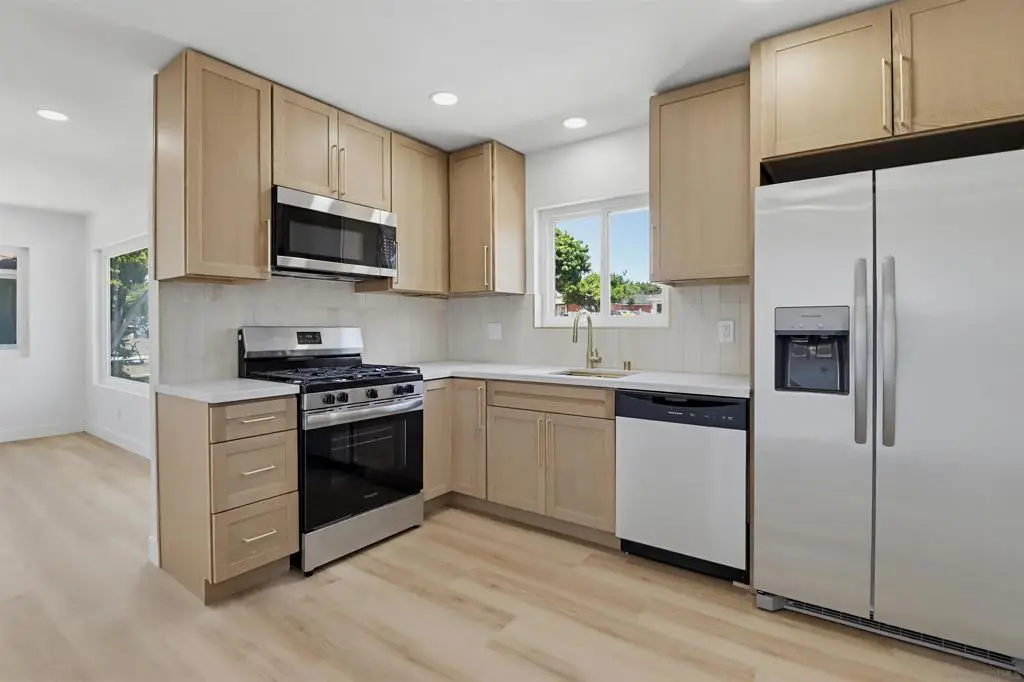 Single Family Residence for rent at 1038 Oaklawn, Chula Vista, CA featuring 3 beds and 2 baths