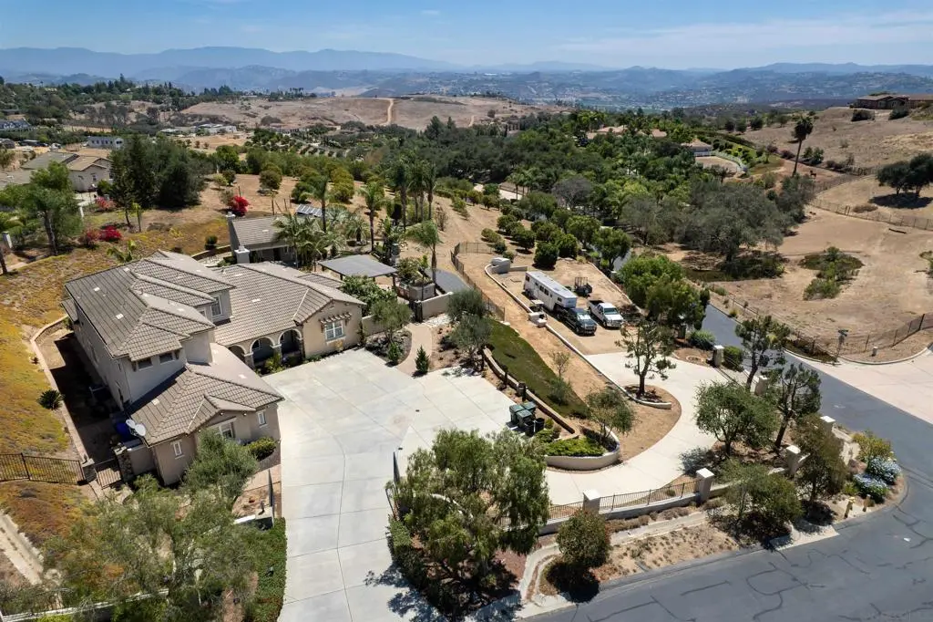 5148 Minneola Drive, Fallbrook, CA — listing photo 1