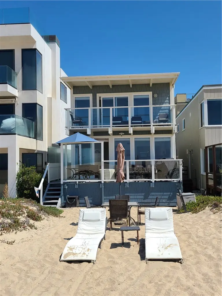Residential Lease for rent at 35 A Surfside, Surfside, Orange County, CA featuring 3 beds and 2 baths