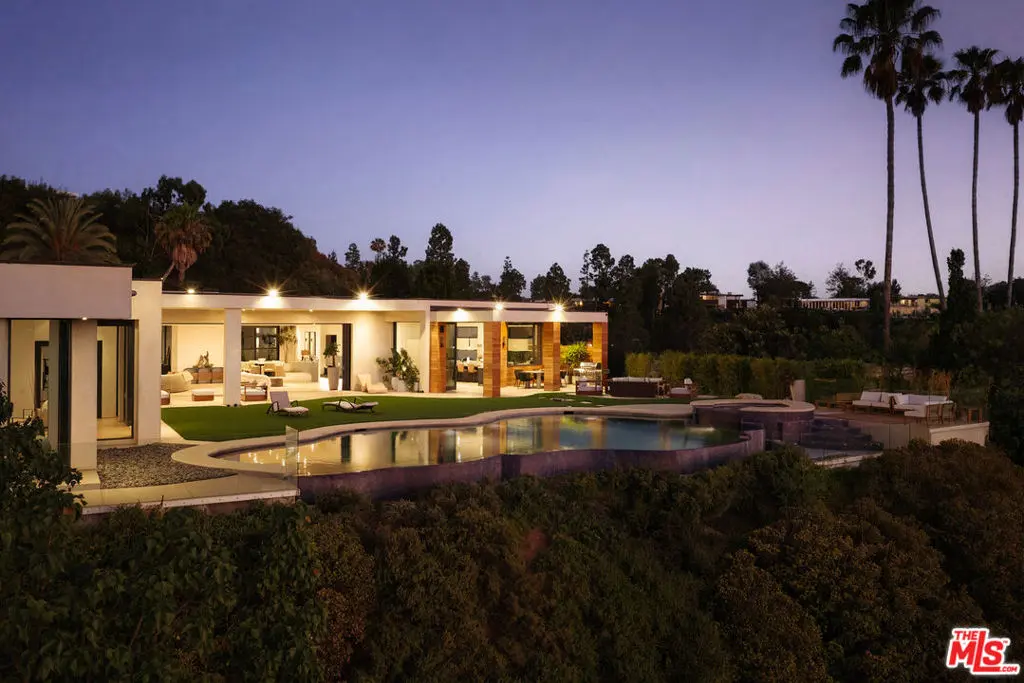 455 Castle Place, Beverly Hills, CA — listing photo 1