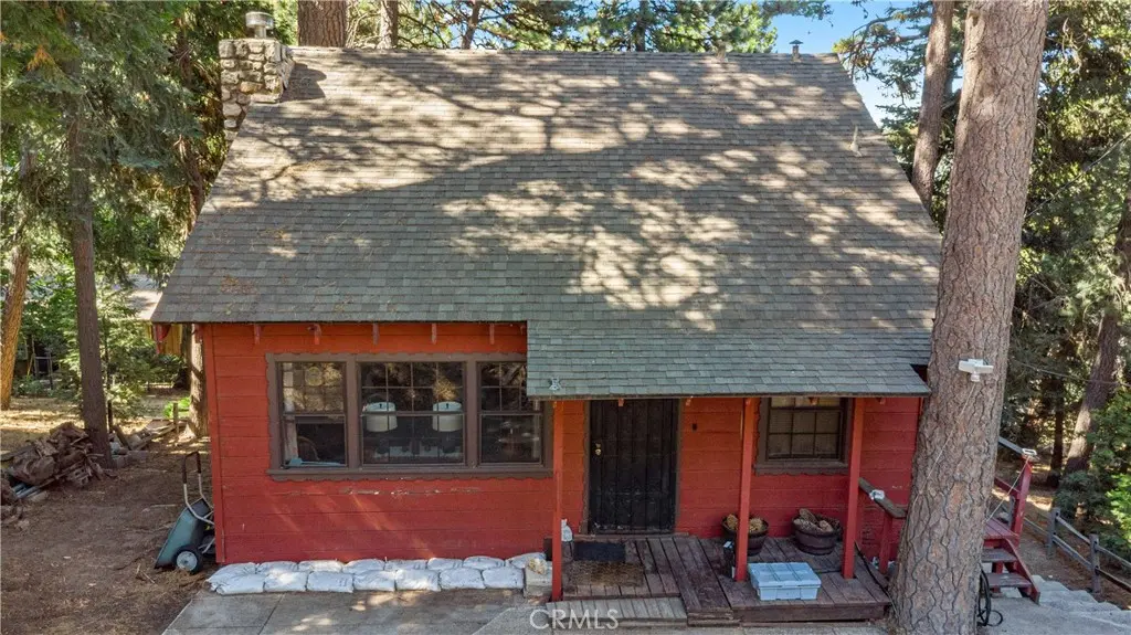 964 Chateau Drive, Crestline, CA — listing photo 1