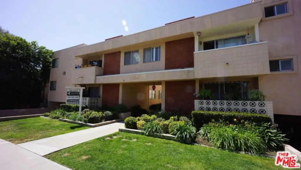 Residential Lease for rent at 1538 STANFORD Street 15, Santa Monica, Los Angeles County, CA featuring 2 beds and 2 baths