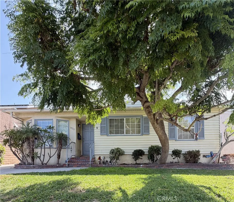 Single Family Residence for sale at 3922 Snowden, Long Beach, CA featuring 3 beds and 2 baths