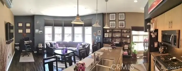 Condominium for sale at 133 The Promenade N 105, Long Beach, CA featuring 1 bed and 2 baths