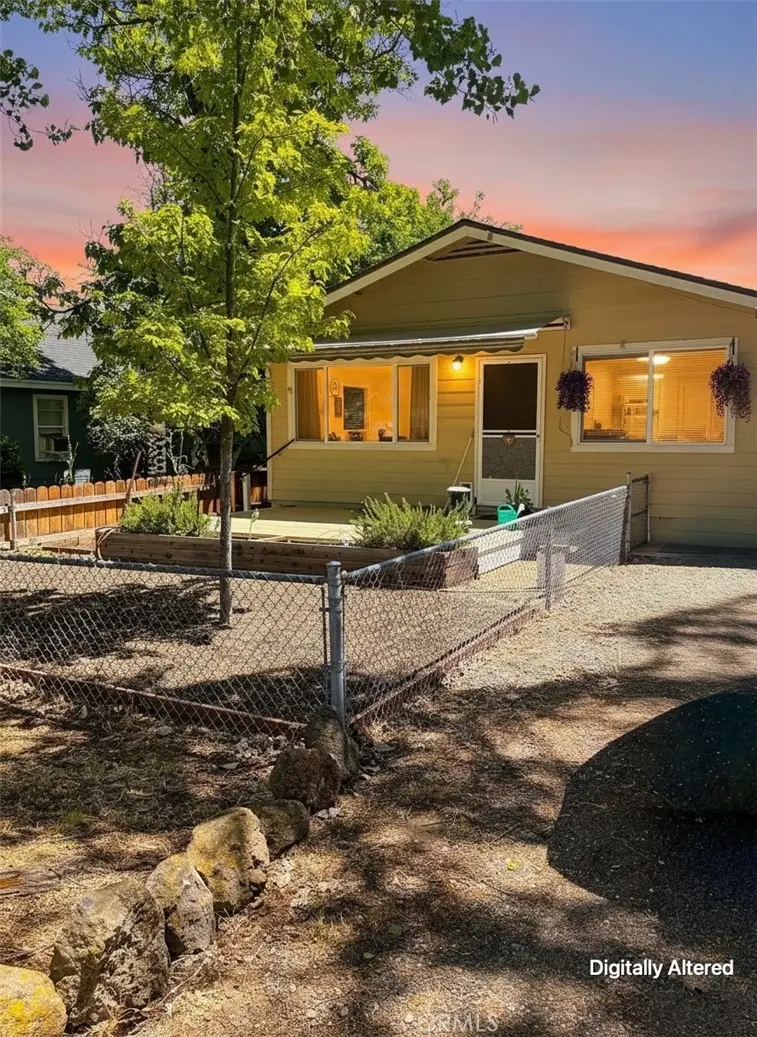 Single Family Residence for sale at 161 S 13th, Montague, CA featuring 3 beds and 1 bath