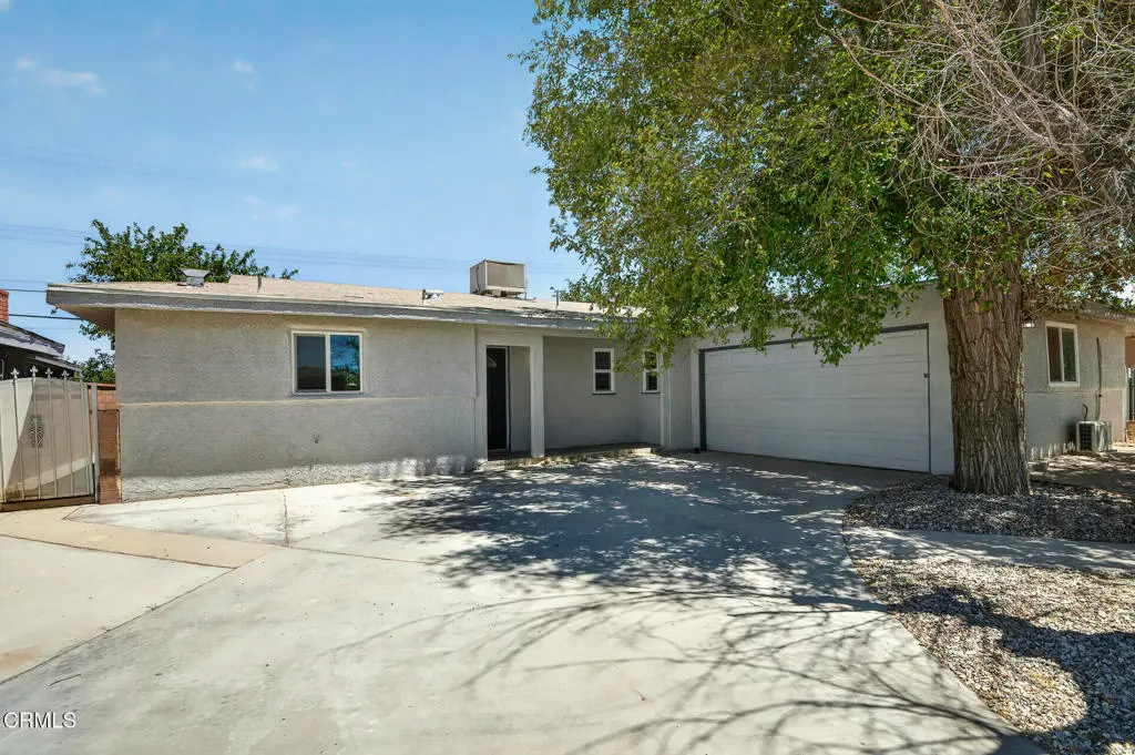 137 E Avenue J 8, Lancaster, CA — listing photo 1